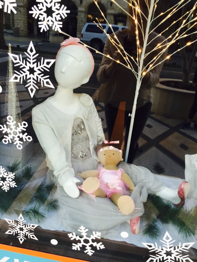 KNUDSON INTERIORS DISPLAY AT TIVOLI VILLAGE